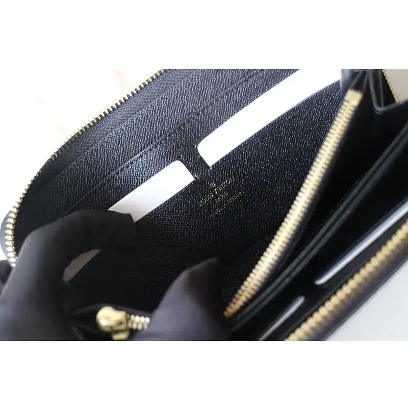 Affordable LV Bags 208B570072 0125